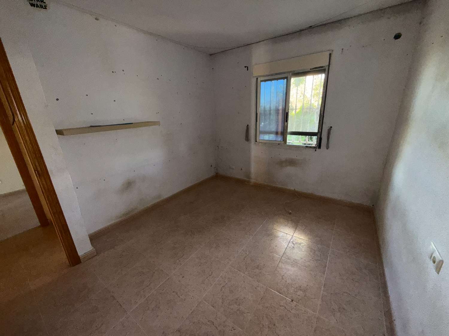 Spacious 4-Bedroom Villa with Pool, Roof Terrace & Garden – Great Potential with Modest Investment