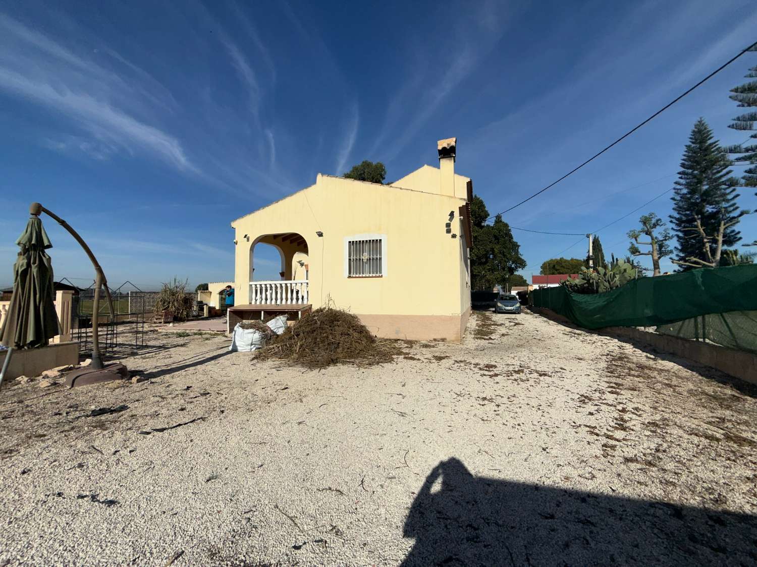 Spacious 4-Bedroom Villa with Pool, Roof Terrace & Garden – Great Potential with Modest Investment