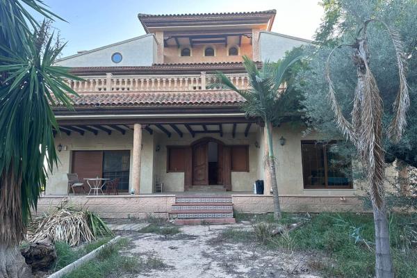 Villa for sale in Catral