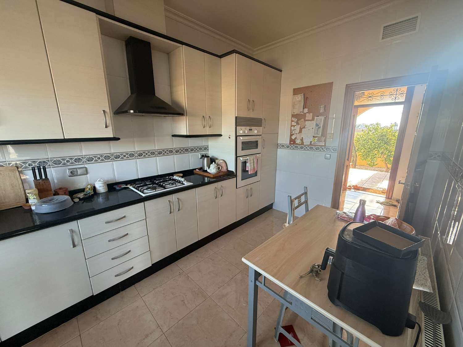 Beautiful 4 Bedroom Country Villa with Pool, Outdoor Kitchen and Open Views