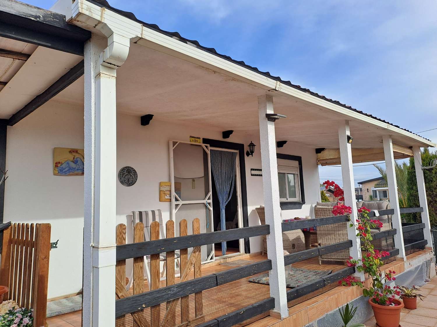 A great 2 bed park home with communal pool