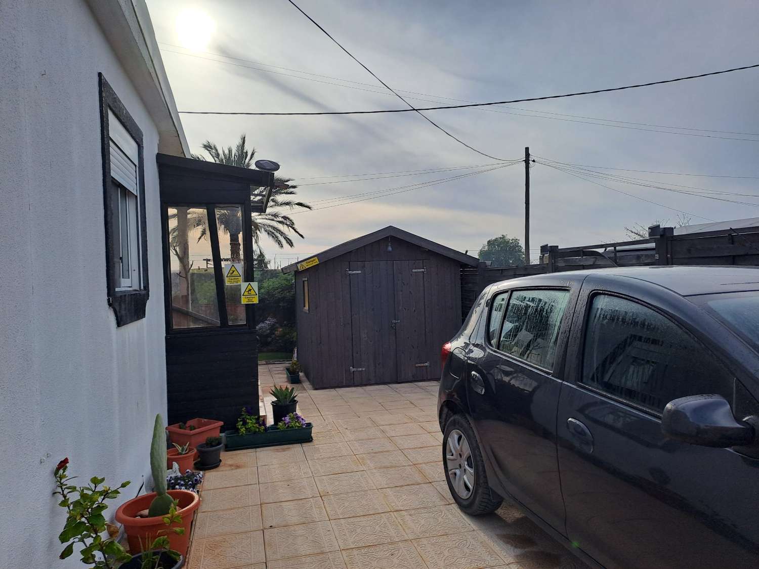 A great 2 bed park home with communal pool