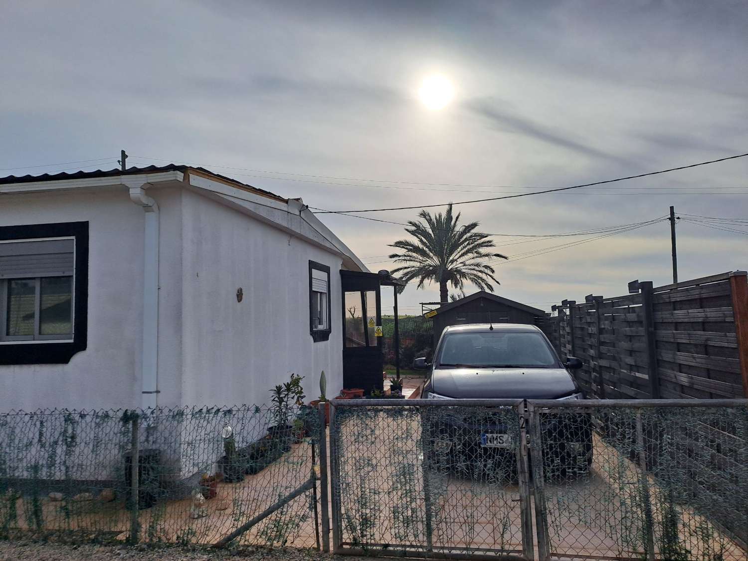 A great 2 bed park home with communal pool