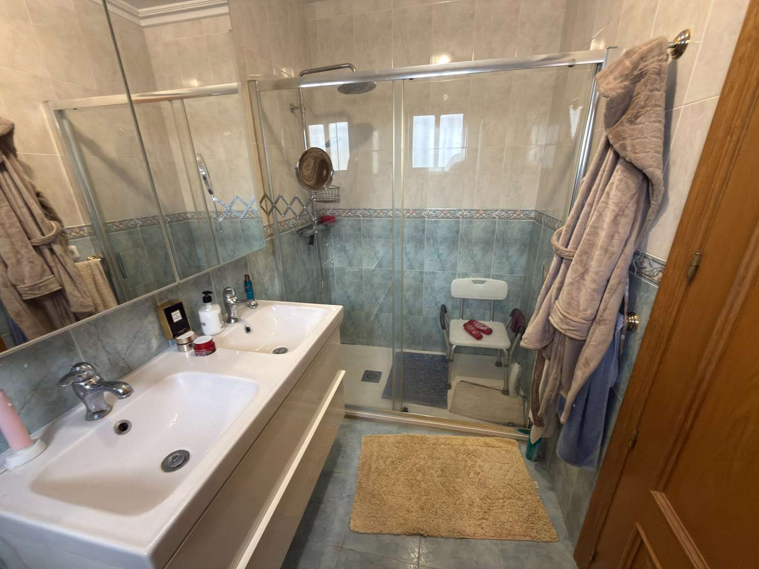 Lovely Country House with pool