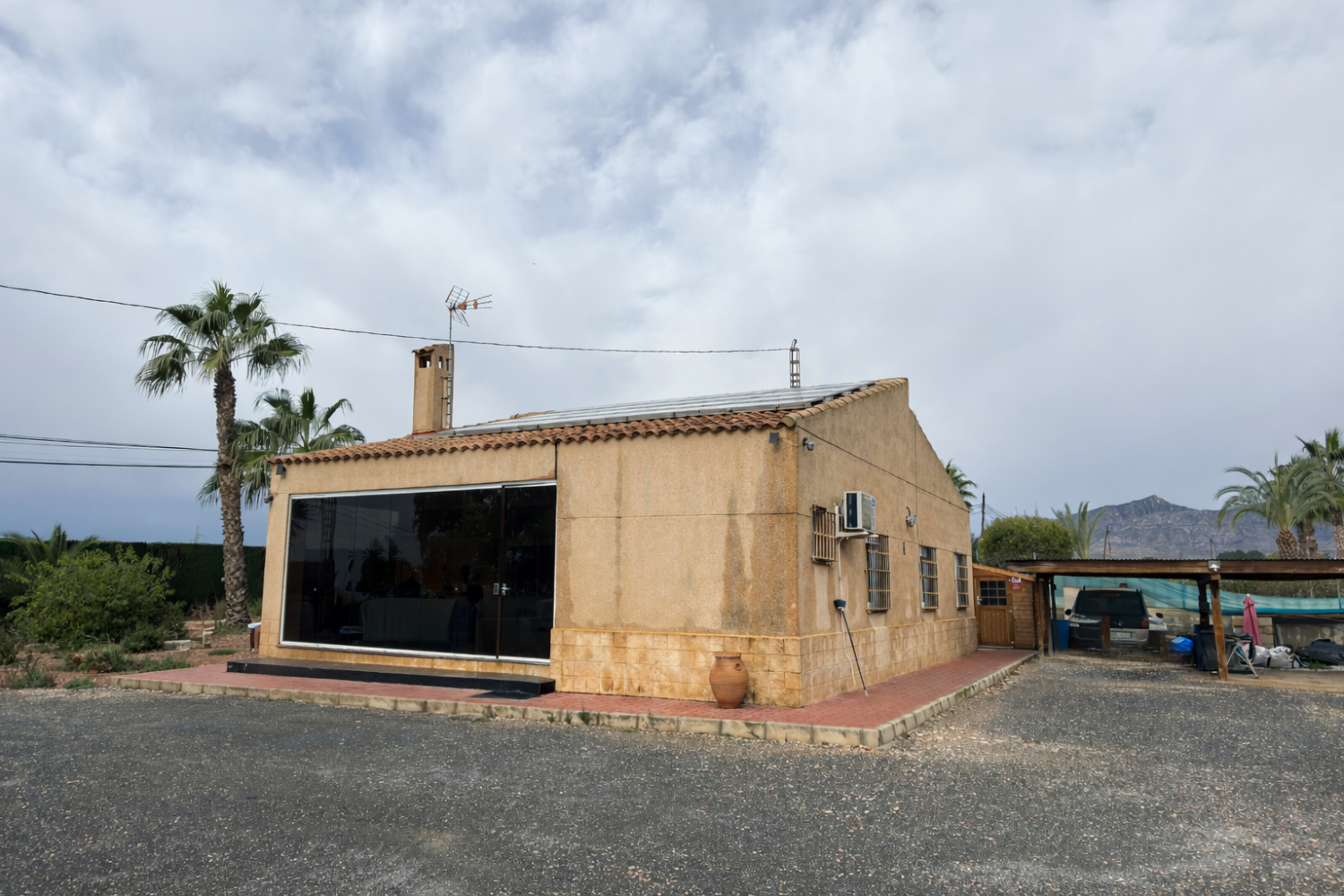 Lovely Country House with pool