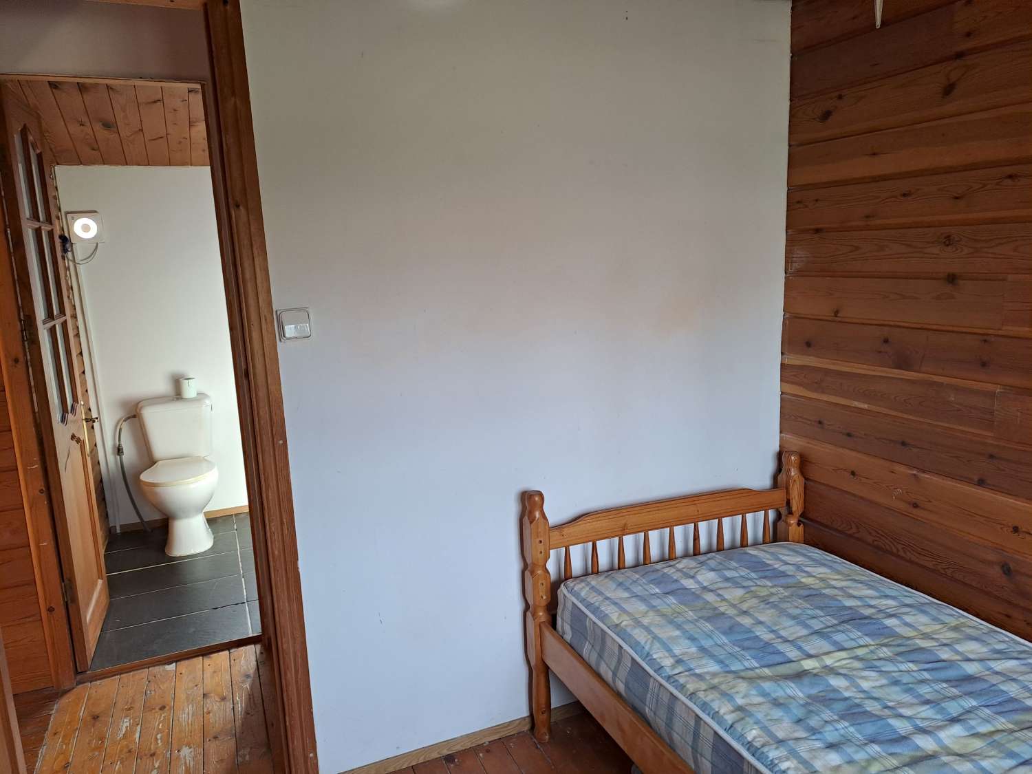 Reform Opportunity – 2 Bedroom Wooden Cabin