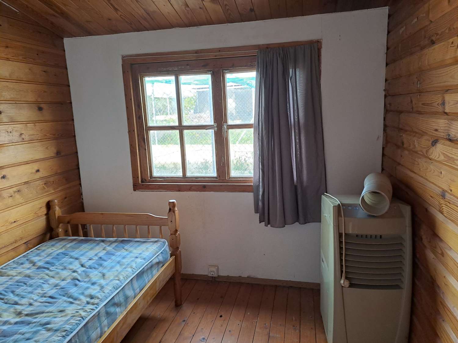Reform Opportunity – 2 Bedroom Wooden Cabin
