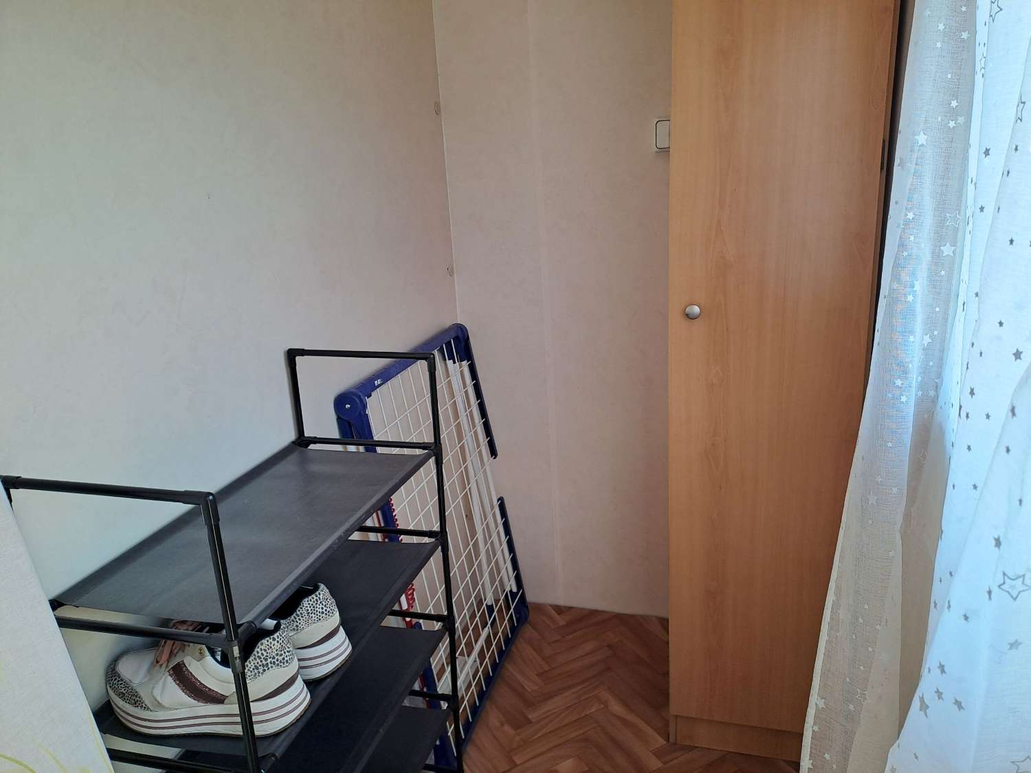 A Sun Roller mobile home on private residential site