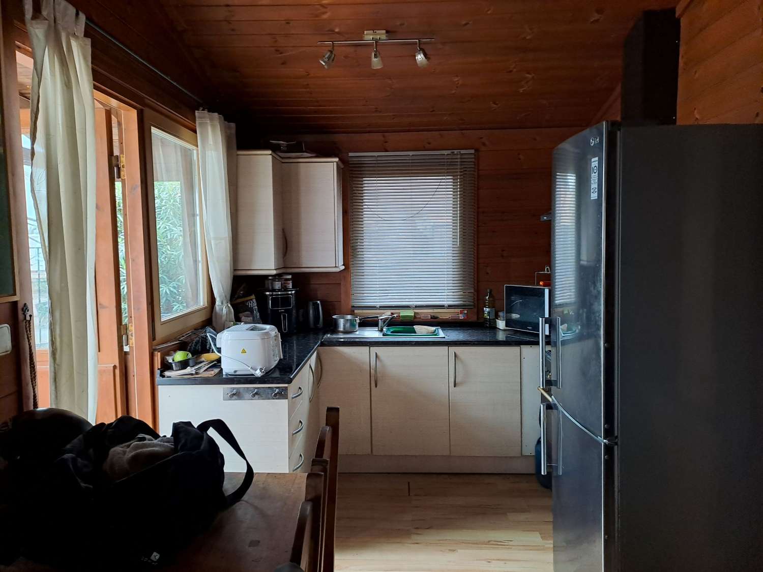 Wood Log Cabin on 400m2 plot