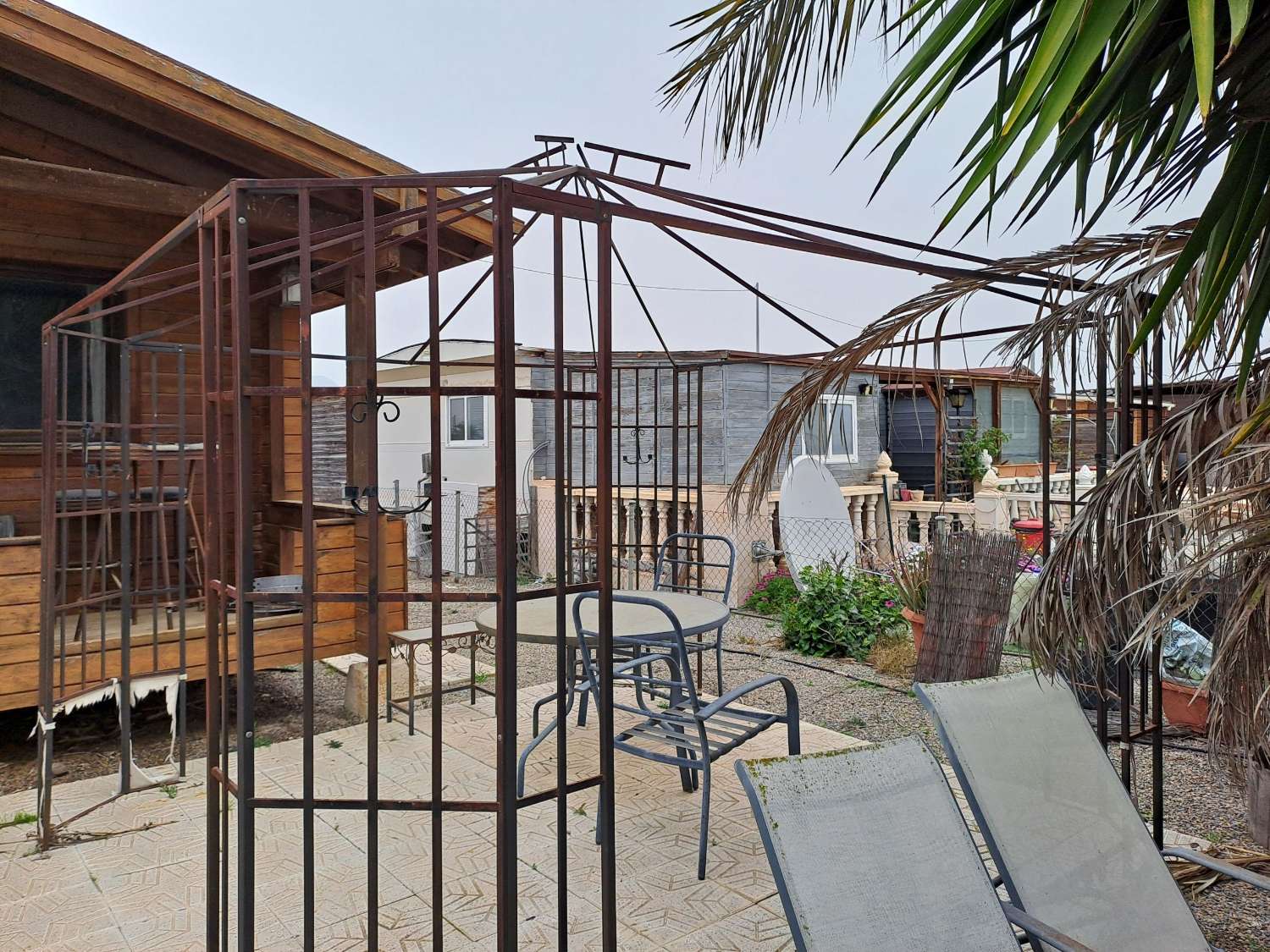 Wood Log Cabin on 400m2 plot