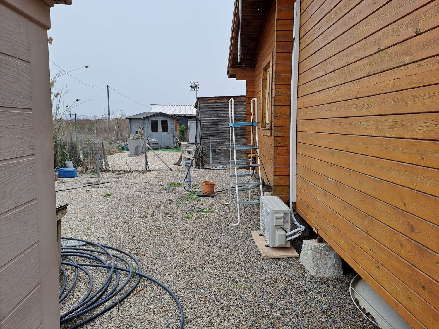 Wood Log Cabin on 400m2 plot