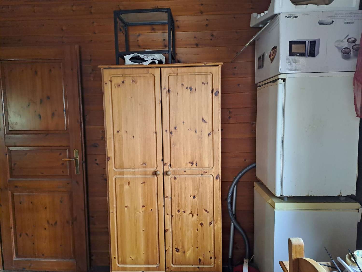 Wood Log Cabin on 400m2 plot