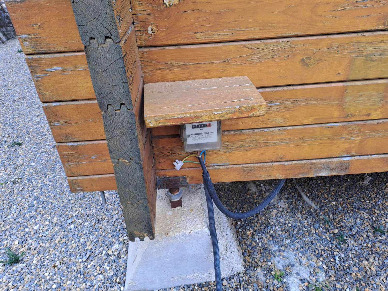 Wood Log Cabin on 400m2 plot