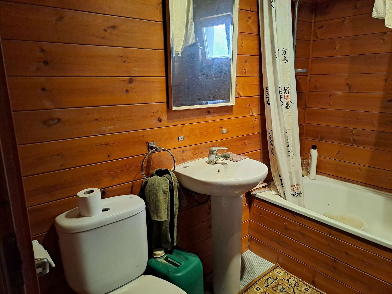 Wood Log Cabin on 400m2 plot