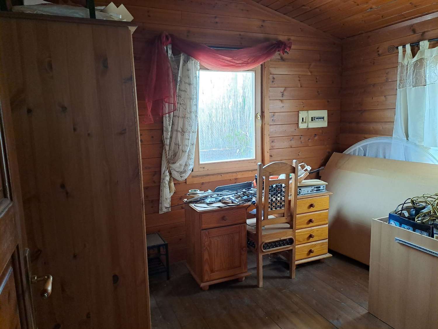 Wood Log Cabin on 400m2 plot