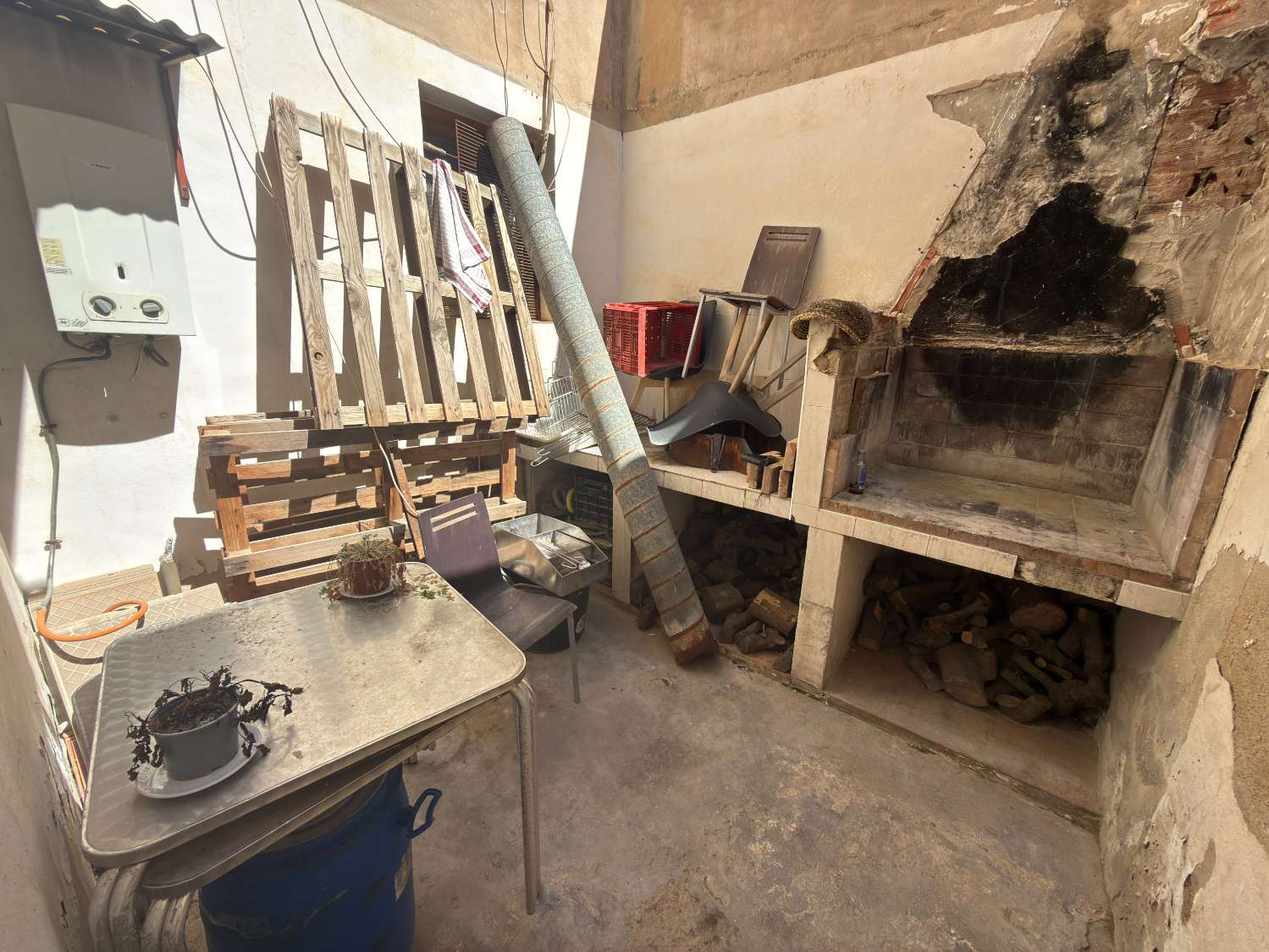 LEASEHOLD TRANSFER – Established Bar/Restaurant in Catral | Approx. 200m² | High Footfall Location