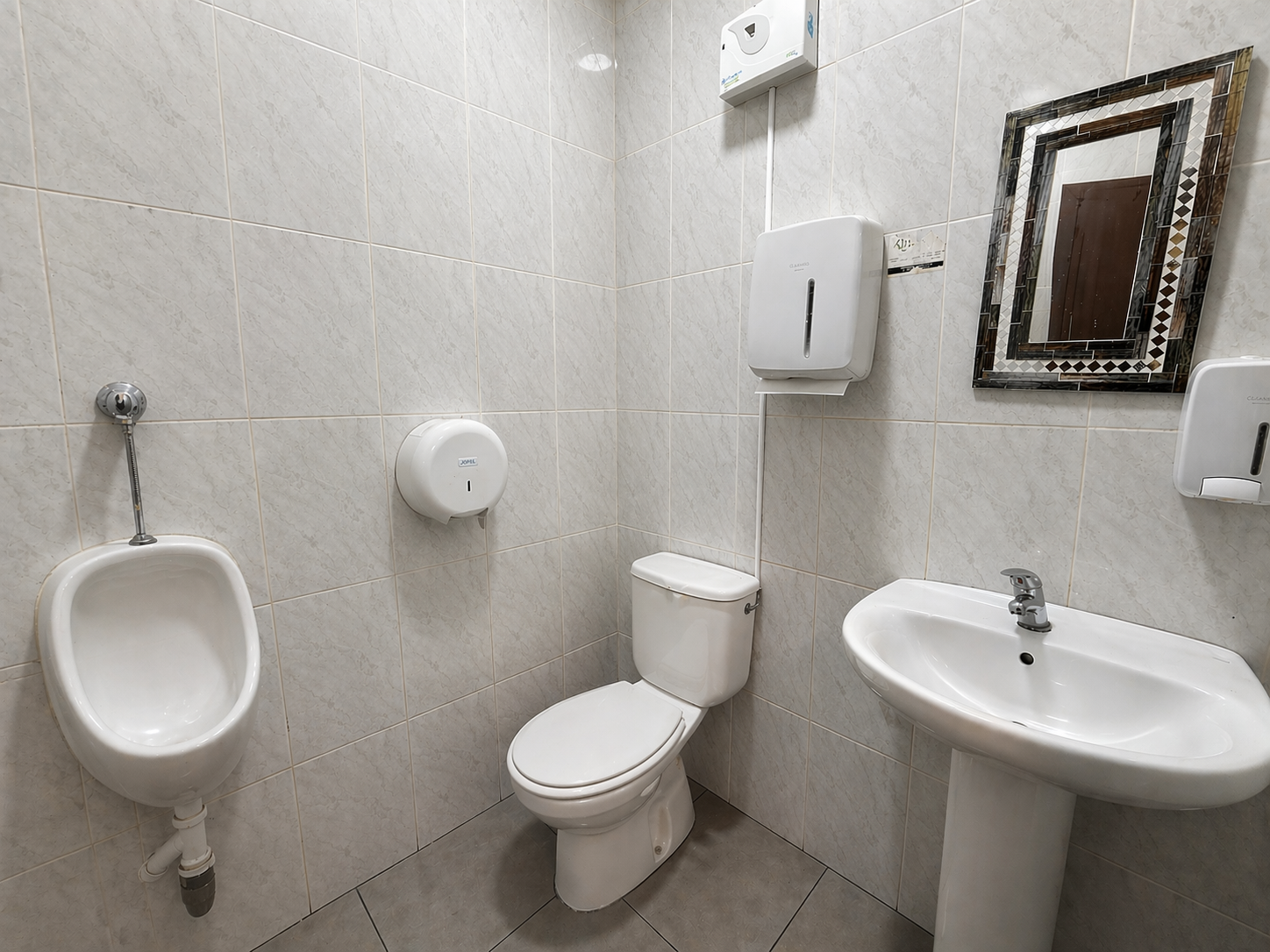 LEASEHOLD TRANSFER – Established Bar/Restaurant in Catral | Approx. 200m² | High Footfall Location