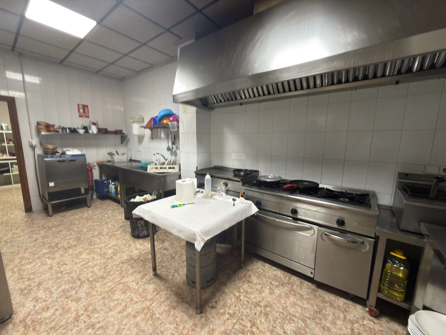 LEASEHOLD TRANSFER – Established Bar/Restaurant in Catral | Approx. 200m² | High Footfall Location