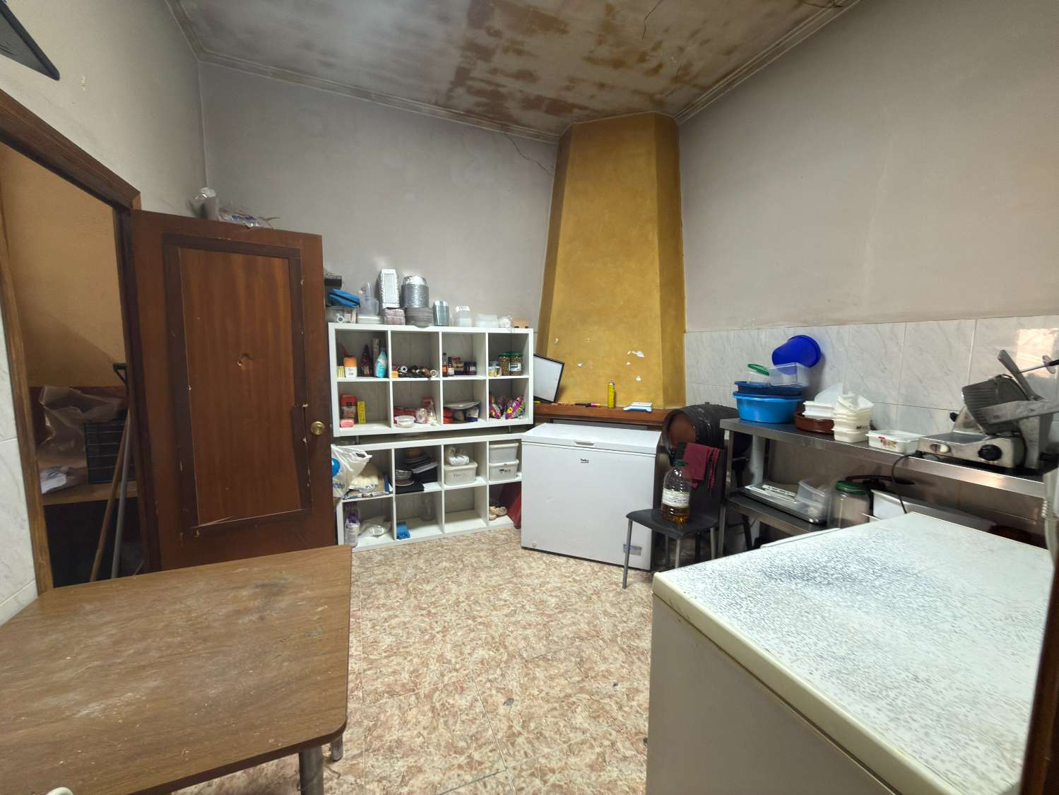 LEASEHOLD TRANSFER – Established Bar/Restaurant in Catral | Approx. 200m² | High Footfall Location