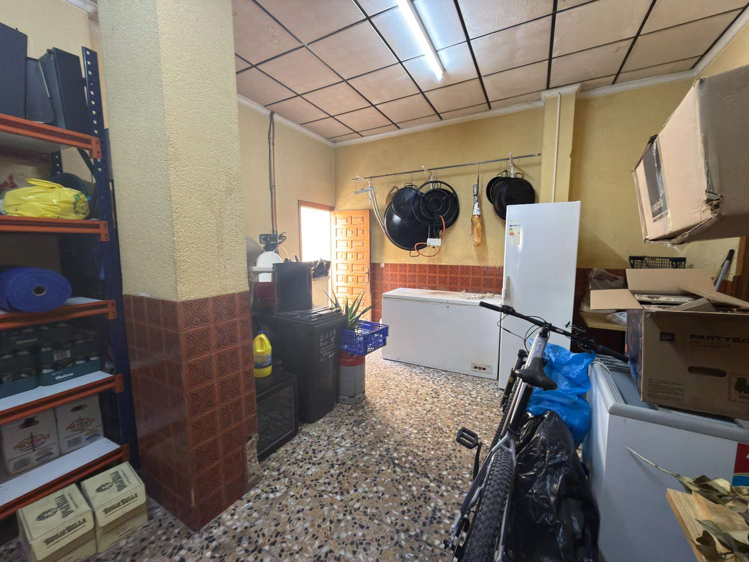 LEASEHOLD TRANSFER – Established Bar/Restaurant in Catral | Approx. 200m² | High Footfall Location