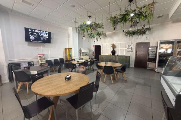 LEASEHOLD TRANSFER – Established Bar/Restaurant in Catra...