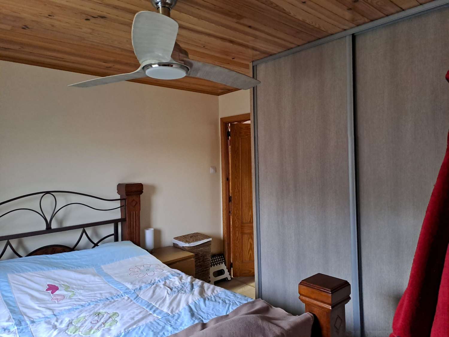 Beautiful Countryside Home with Guest Accommodation on a Private 1,500m² Plot