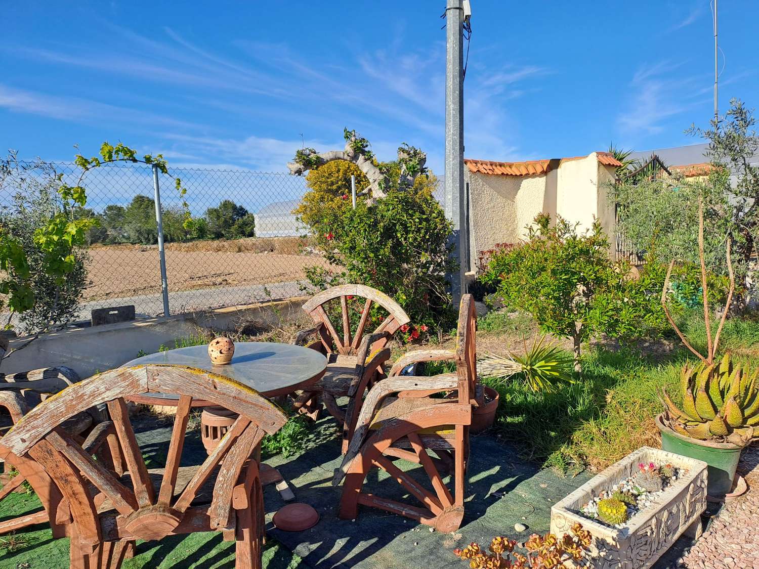 Beautiful Countryside Home with Guest Accommodation on a Private 1,500m² Plot