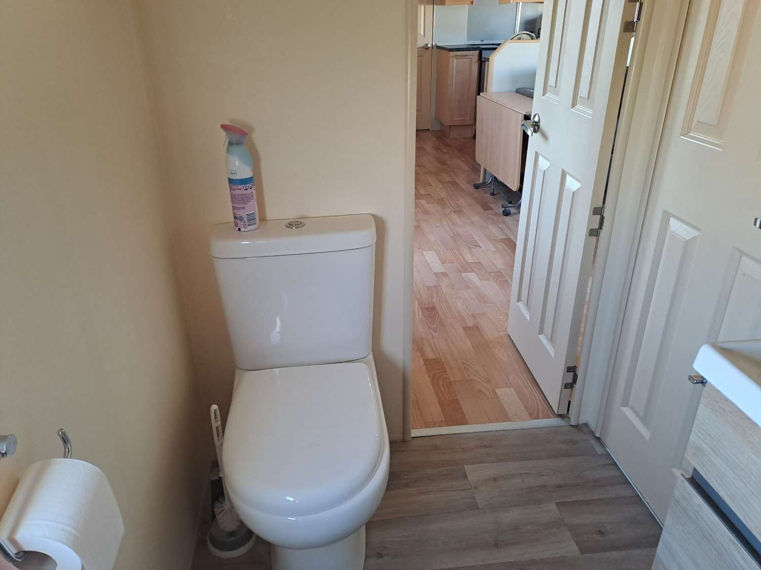 Beautiful Countryside Home with Guest Accommodation on a Private 1,500m² Plot