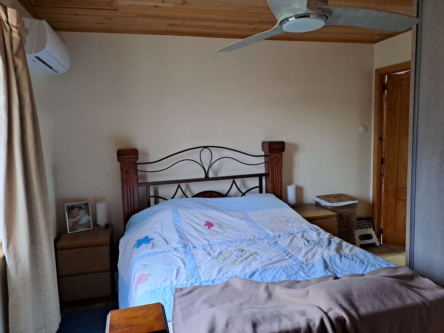 Beautiful Countryside Home with Guest Accommodation on a Private 1,500m² Plot