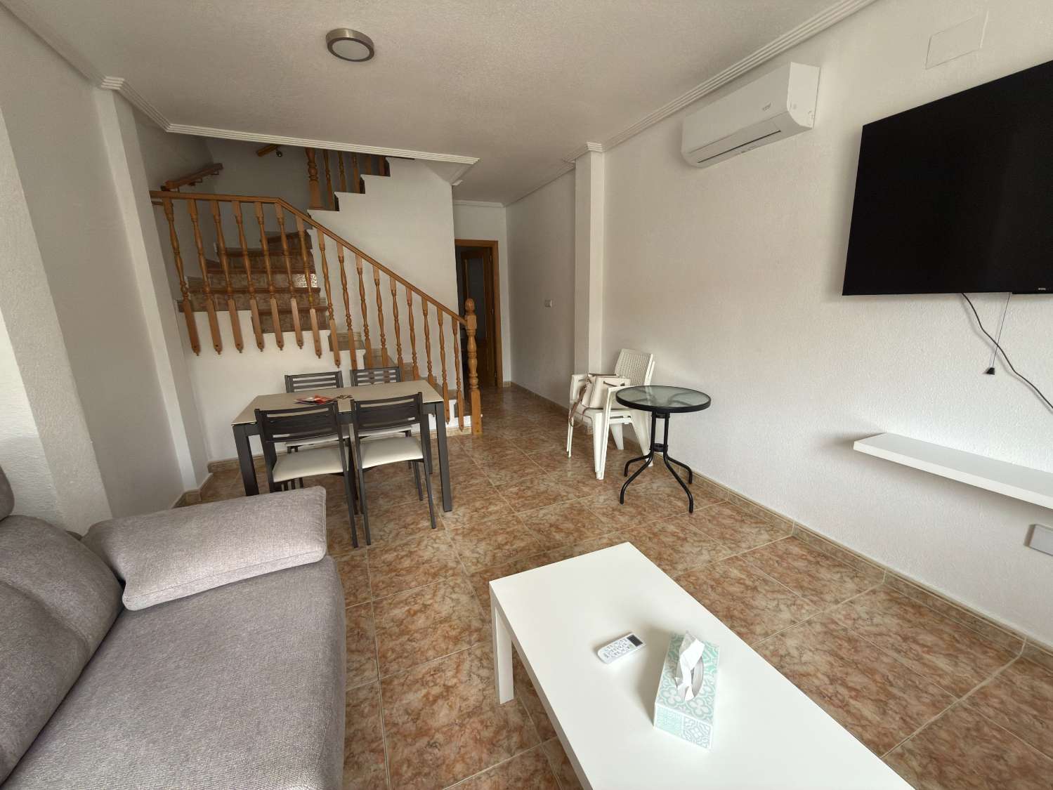 Beautifully Refurbished 2 Bedroom Townhouse with Communal Pool & Private Solarium in Catral