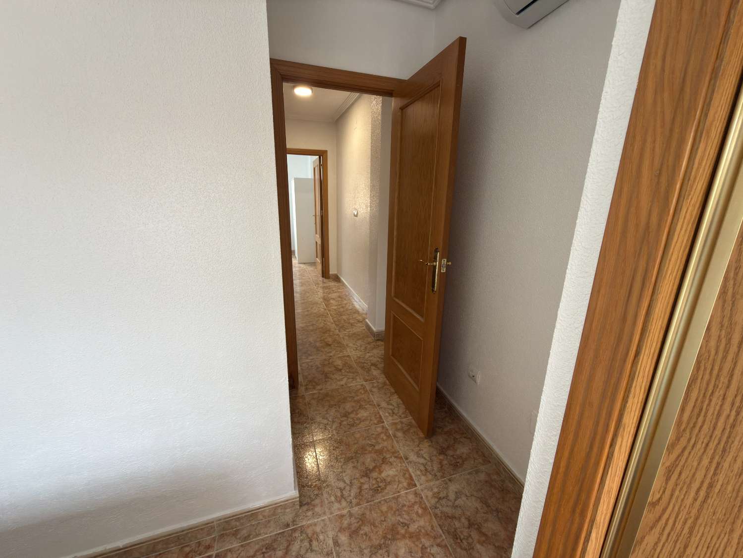 Beautifully Refurbished 2 Bedroom Townhouse with Communal Pool & Private Solarium in Catral