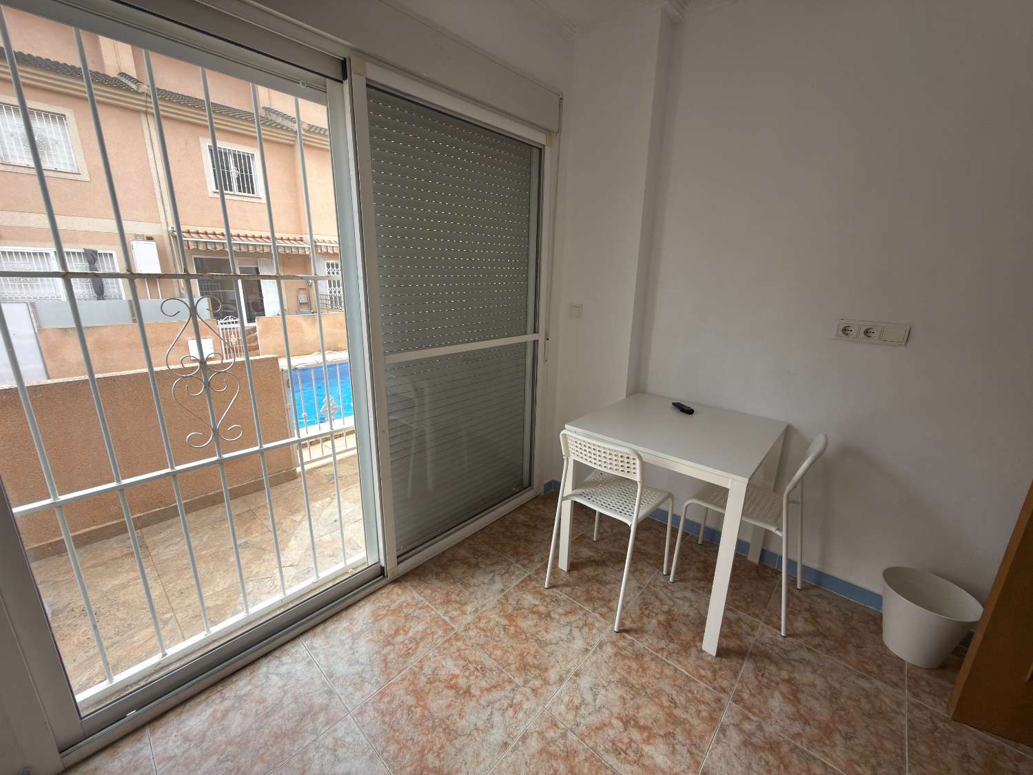 Beautifully Refurbished 2 Bedroom Townhouse with Communal Pool & Private Solarium in Catral