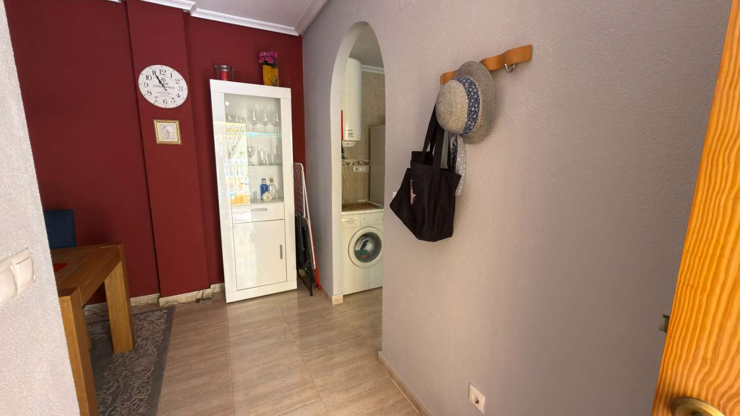 Beautiful 2 Bedroom Ground Floor Apartment with Private Solarium & Communal Pool in Catral