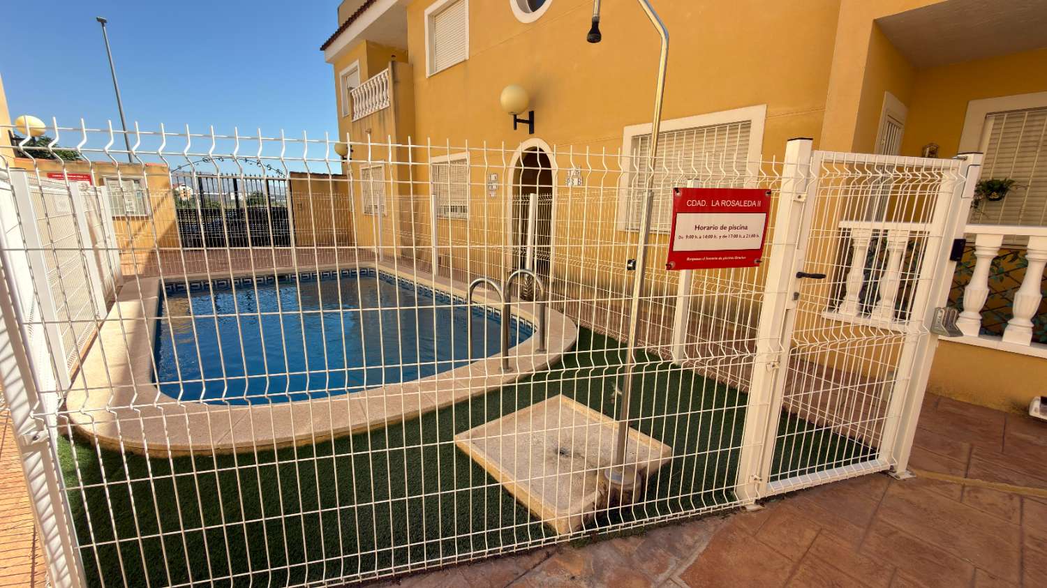 Beautiful 2 Bedroom Ground Floor Apartment with Private Solarium & Communal Pool in Catral