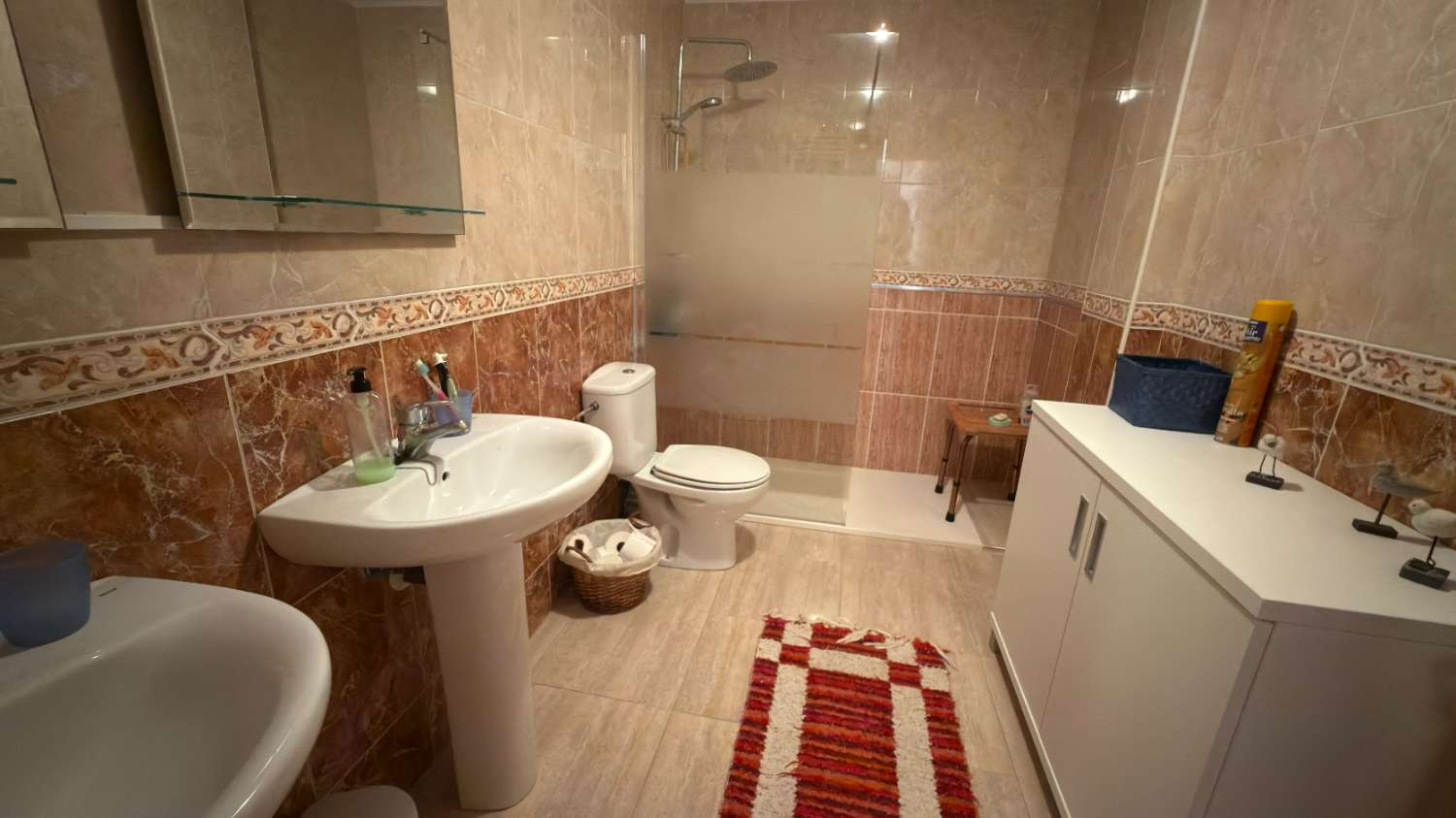 Beautiful 2 Bedroom Ground Floor Apartment with Private Solarium & Communal Pool in Catral