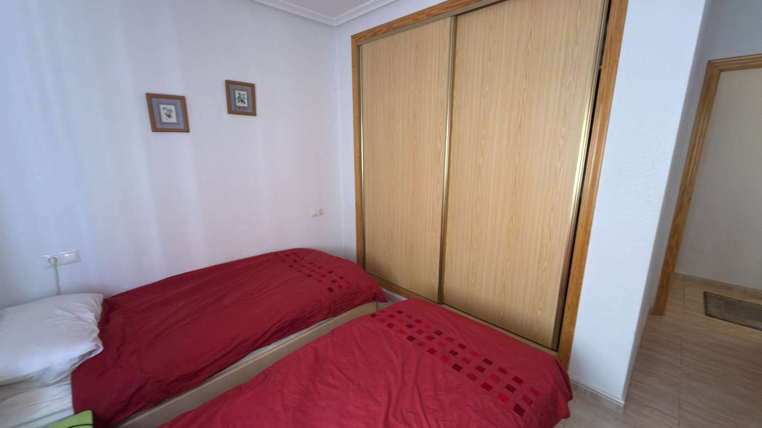 Beautiful 2 Bedroom Ground Floor Apartment with Private Solarium & Communal Pool in Catral