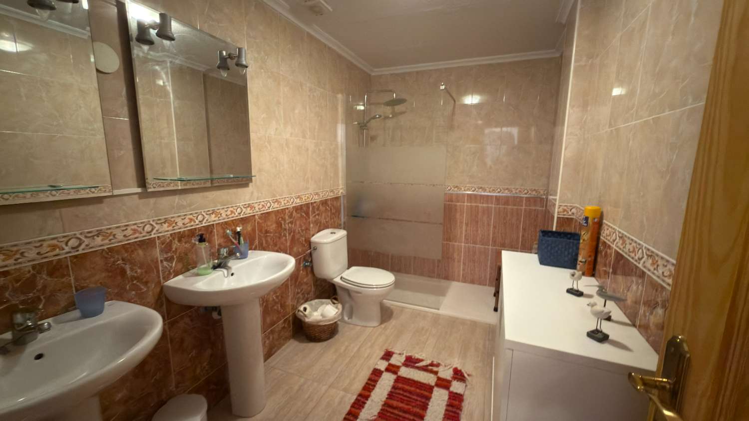 Beautiful 2 Bedroom Ground Floor Apartment with Private Solarium & Communal Pool in Catral