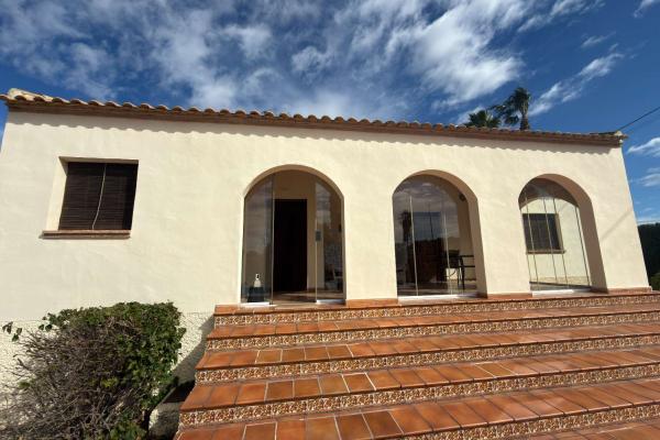 Beautiful Detached Country Villa with Private Pool, Walk...