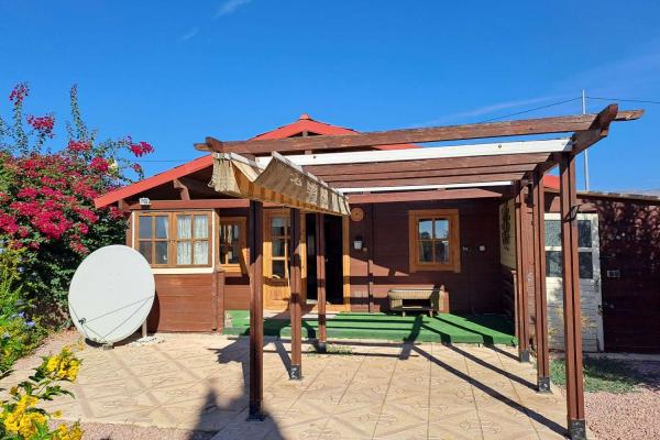 Spacious 1 Bedroom Wooden Cabin with Large Plot & Dip Po...